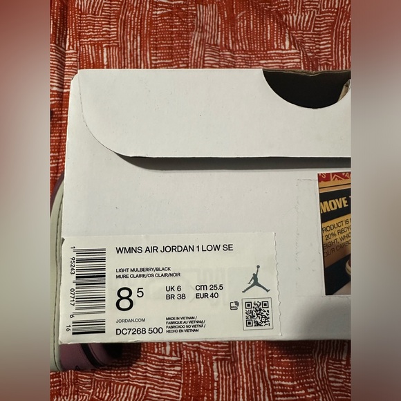 WMNS AIR JORDAN 1 LOW SE - Picture 7 of 8